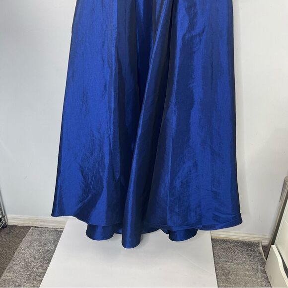 Mac Duggal 12225 Sapphire Front Slit Square Neck Ballgown With Train, Size 6 - Picture 11 of 13